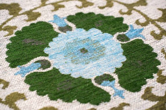 Louis De Poortere rug Antiquarian Suzani 9732 Slavia zoom 2