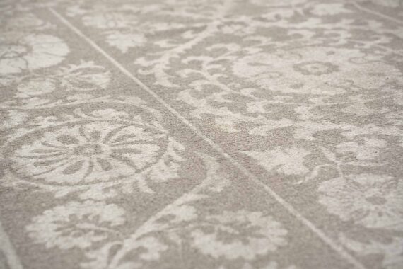 Louis De Poortere rug Antiquarian Suzani 9846 Boree zoom