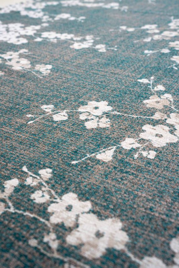 Louis De Poortere rug Sakura 9850 Sakura Lake Blue zoom vertical